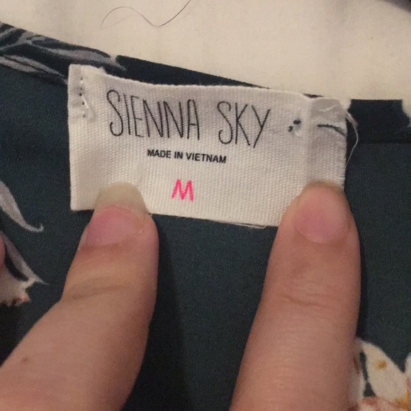 Green and floral top size m - Picture 2 of 4